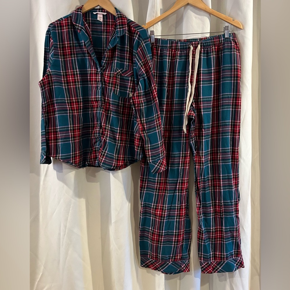 Victoria Secret Long sleeve paid Pajama Set size large